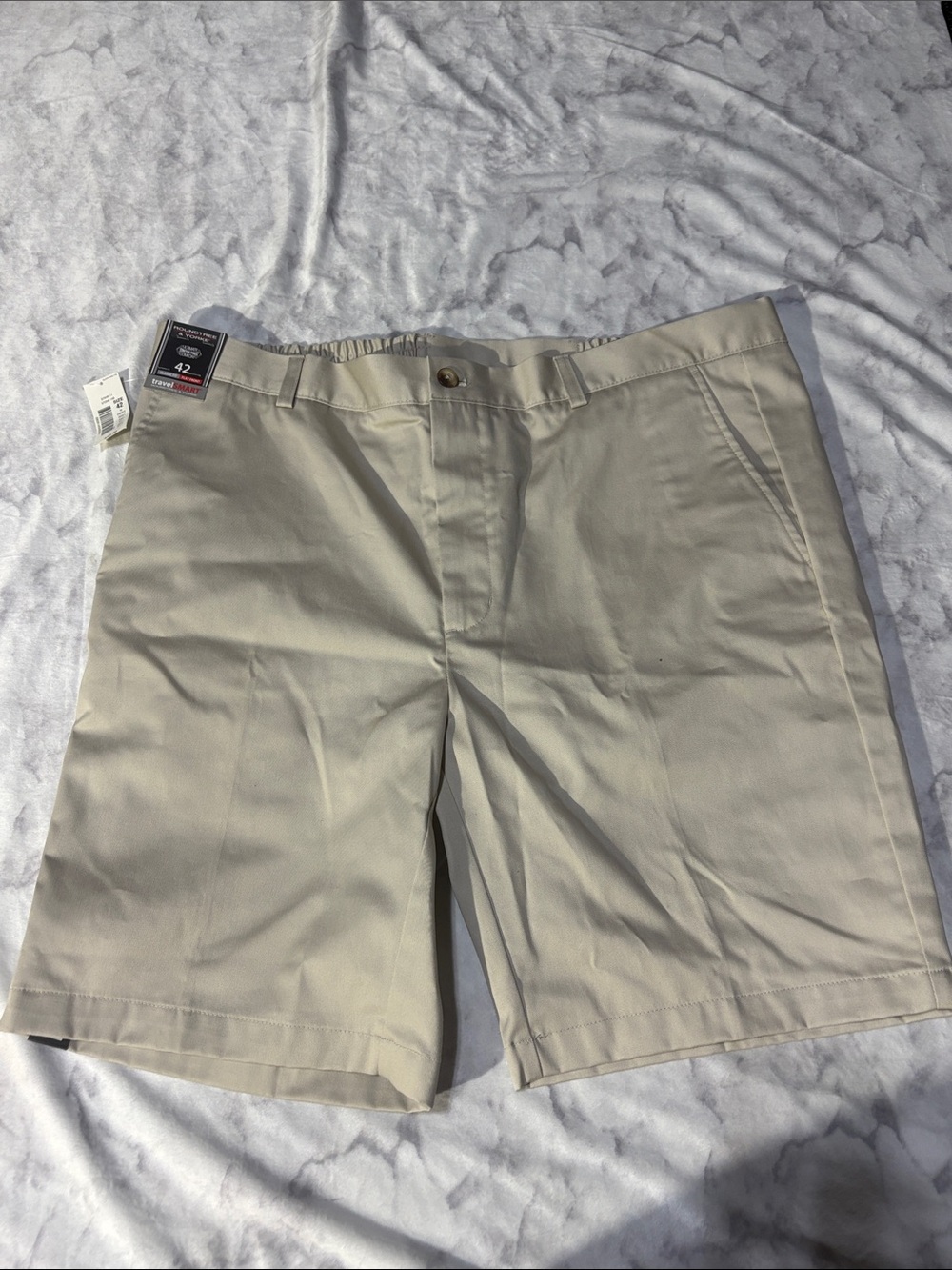 Roundtree & Yorkee Shorts - Size 42 - NWT